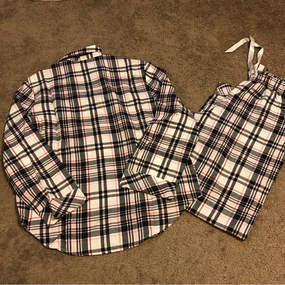 NWT Victorias Secret Pajama Set Pink and Gray Button Down with Front Pocket Logo - Picture 4 of 6